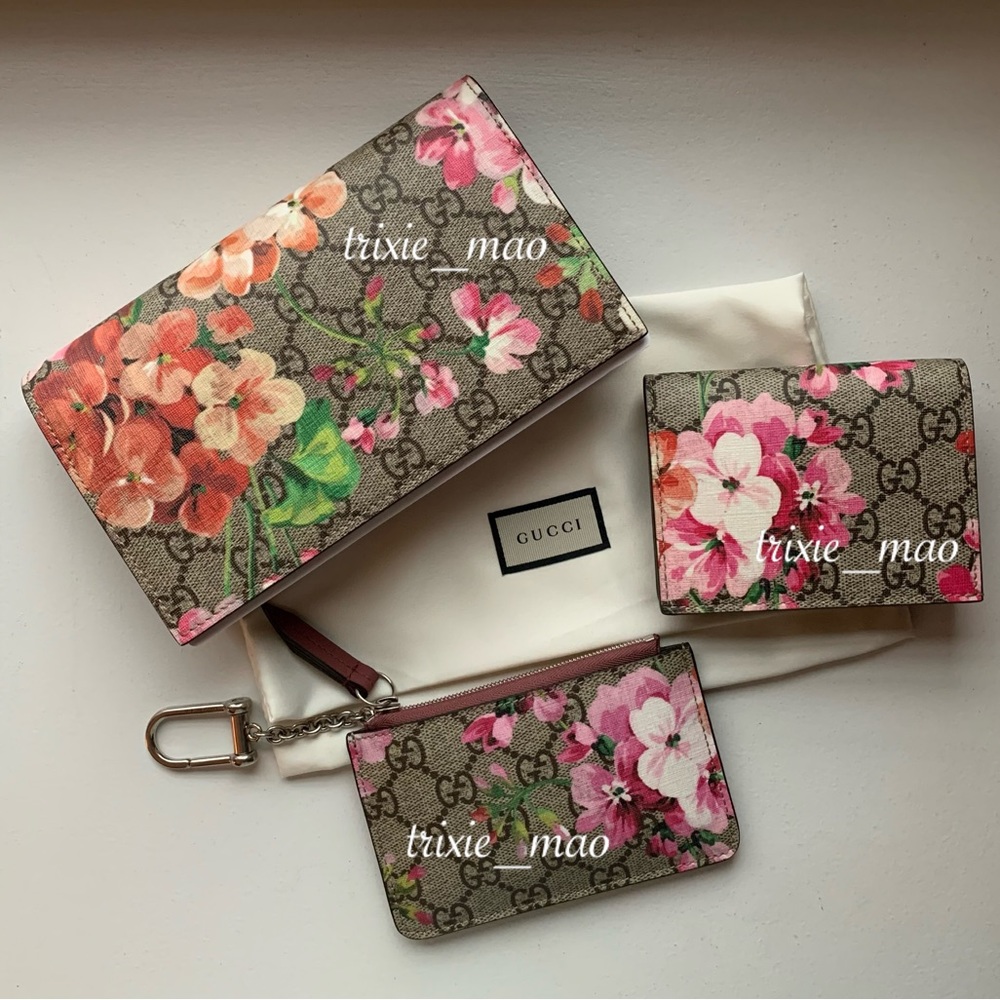NEW: GUCCI GG supreme monogram blooms WALLET ON CHAIN (WOC) and CARD CASE only